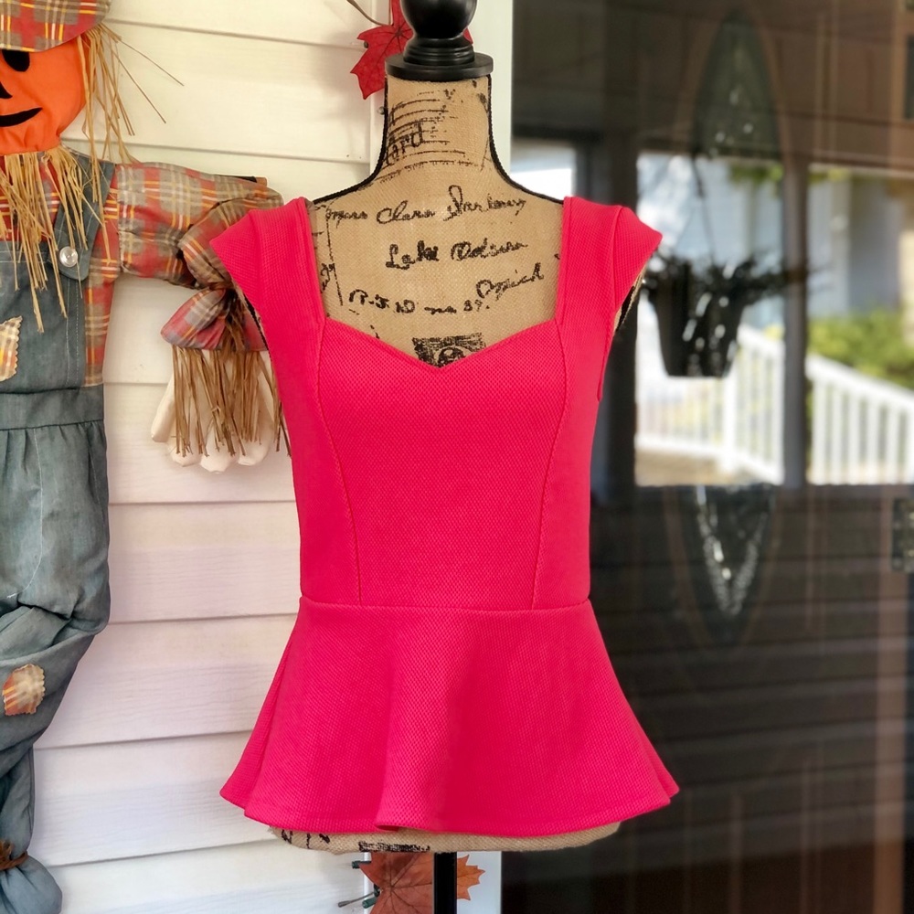 💕Studio Y Coral Peplum Top💕